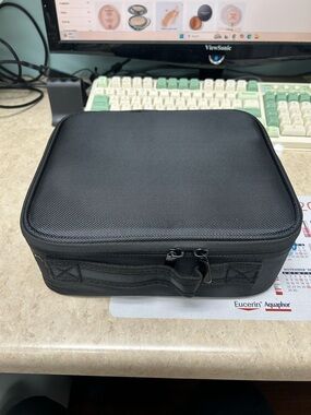 Makeup Case - Travel makeup bag